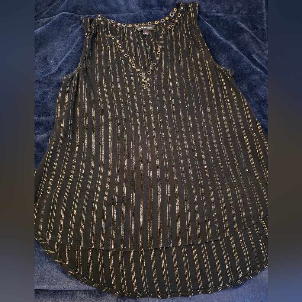 Sleeveless stripe top